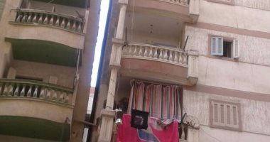 عقار مائل آخر بشارع الملك بالإسكندرية.. وقارئ: أغيثونا قبل وقوع الكارثة