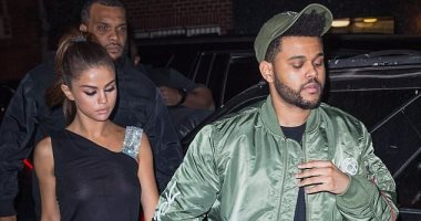 بالصور..سيلينا جوميز بإطلالة كلاسيكية مذهلة لتناول العشاء مع the weeknd