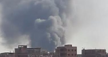 3 سيارات إطفاء تحاول السيطرة على حريق مصنع "الثنر" فى دمياط