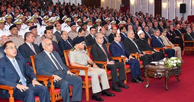 الرئاسة: السيسى وجه بعدم السماح بالتعدى على حرم النيل أو المصارف أو الترع