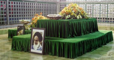 فزع بمرقد "الخمينى" عقب إطلاق الشرطة الإيرانية النار خشية عمل إرهابى