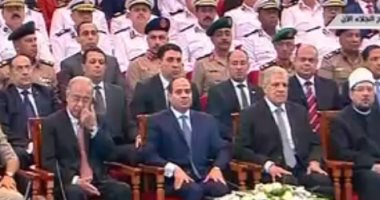 السيسى: نحتاج 65 مليار جنيه لعمل مرافق لأراضى تم البناء عليها دون تخطيط