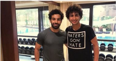  "وردة" ينشر صورته مع محمد صلاح..ويؤكد: مستعدون لمباراة تونس