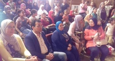 بالصور.. أمين الأعلى للثقافة على مائدة ذوى الاحتياجات الخاصة بالحديقة الثقافية