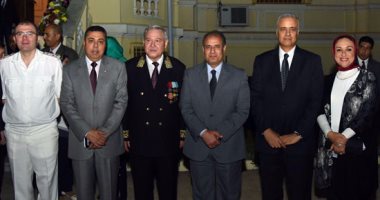 بالصور.. محافظ الإسكندرية يشارك فى احتفالية العيد الوطنى الروسى