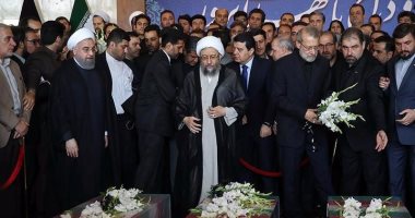 بالصور.. إيران تشيع جثامين ضحايا التفجيرات بحضور رؤساء السلطات الثلاثة