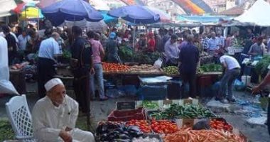 أهالى ميت الخولى بدمياط يطالبون بنقل سوق الجمعة وتكثيف رقابة التموين عليه