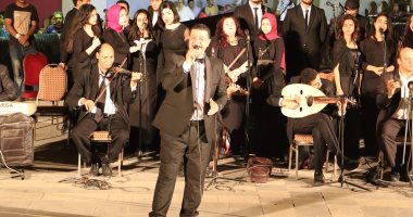 بالصور .. تراث الصعيد ومطروح على أسوار القاهرة