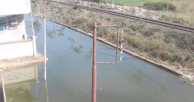 قارئ يشكو طفح مياه المجارى بسبب كسر إحدى المواسير بالشرقية 