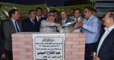 محافظ الإسماعيلية ونقيب المهندسين يضعان حجر الأساس لإنشاء حمام سباحة جديد
