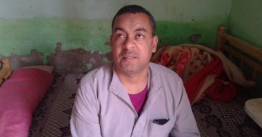 شاب كفيف بسوهاج: "بيتى مسقوف بالبوص ونفسى أسقفه ليحمينى وأسرتى من الشمس"
