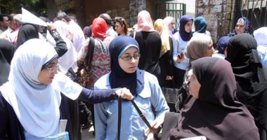 بالصور.. تباين آراء طلاب الثانوية العامة حول صعوبة امتحان الفيزياء
