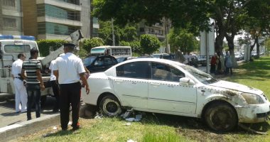 إصابة 4 نتيجة انقلاب سيارة ملاكى بطريق قنا سفاجا