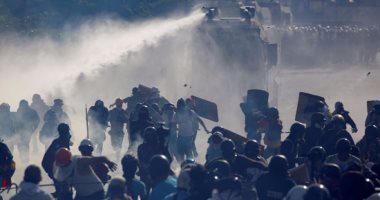 اعتقال اثنين من الشرطة العسكرية بفنزويلا لقتلهما شبابا خلال احتجاجات