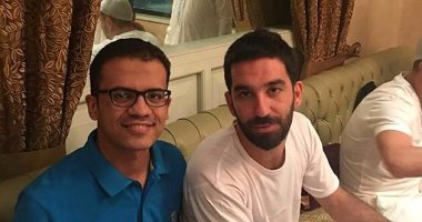 لاعب برشلونة يصل السعودية لأداء مناسك العُمرة