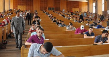 بالصور.. جولة تفقدية لرئيس جامعة المنوفية بامتحانات الحقوق وهندسة شبين
