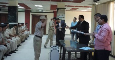 بالصور.. مدير أمن كفر الشيخ يكرم المتميزين فى دورة المهارات السلوكية