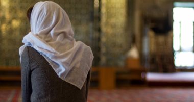 اليوم السابع فى مصلى السيدات.. فضفضة ودموع واختيار "عروسة" بين الركعات