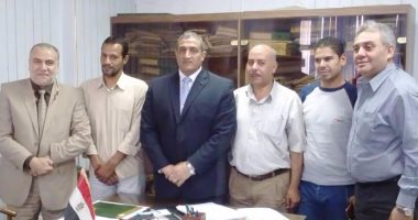 توزيع سيارتين للنقل المبرد لدعم المشروعات الصغيرة بشمال القاهرة