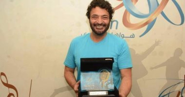  حميد الشاعرى لراديو 9090: أحب عبد الحليم حافظ ومنير 