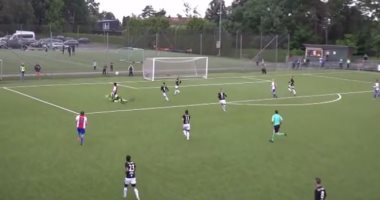 شاهد.. حارس مرمى يتسبب فى إصابة مروعة لمنافسه بالدورى النرويجى