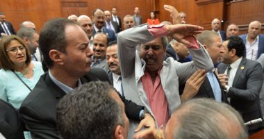 نواب 25/ 30 يحولون مناقشة اتفاقية تعيين الحدود لسيرك وساحة بلطجة