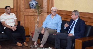 رئيس اتحاد اليد يعرض خطة المنتخب الأفريقية على وزير الرياضه 