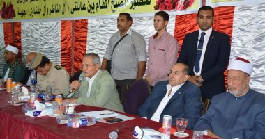 بالصور.. محافظ ومدير أمن سوهاج يشهدان الصلح بين عائلتى الناظر والحفناوى