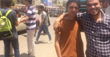 بالصور.. الفرحة تغمر طلاب الثانوية العامة فى الدقهلية لسهولة الرياضيات