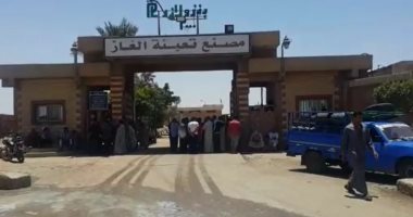 بالفيديو.. اعتراض شباب الخريجين على استلام حصص الغاز من شركة استثمارية بالعاشر