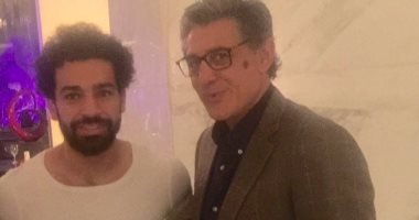 زكريا ناصف ينشر صورته مع محمد صلاح.. ويعلق: "صدفة سعيدة"