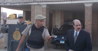 بالصور.. مساعد وزير الداخلية يتفقد الارتكازات الأمنية بالصعيد