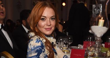 بالصور..ليندسى لوهان محتشمة بفضل "Gucci" في إفطار رمضان بلندن 