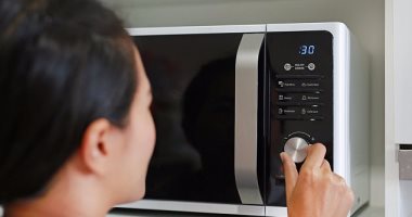 4 استخدامات للميكرويف هتبهرك.. مش من ضمنها تسخين الأكل