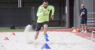 شاهد.. برشلونة يكشف سر عودة فيدال فى زمن قياسى بعد الإصابة الخطيرة