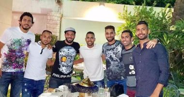 بالصور.. لاعبو الأهلى يتناولون السحور برفقة السفير السعودي على النيل 