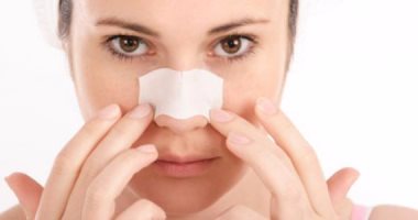 5 وصفات طبيعية للتخلص من الرؤوس السوداء.. وكله من مطبخك