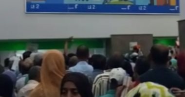 بالصور.. زحام ومعاناة لتحديث بيانات بطاقة التموين بالإسكندرية