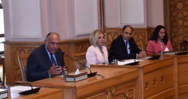 وزير الخارجية يلتقى مشيرة خطاب ويجتمع بحملتها للترشح لـ"اليونسكو"