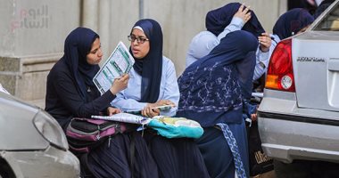 ضبط تليفون محمول بحقيبة إحدى طالبات الثانوية العامة بالسويس