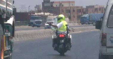 المرور تحرر 451 مخالفة فى مطالع ومنازل الكبارى بالقاهرة الكبرى