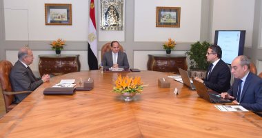 السيسي يجتمع بوزير الآثار ويوافق على رئاسة مجلس أمناء المتحف الكبير