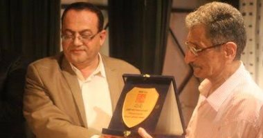 بالصور.. ثقافة المحلة تكرم الكاتب ربيع عقب الباب على مسرح القصر