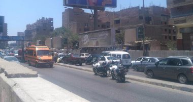 بالصور ..توقف حركة المرور على محور 26 يوليو بسبب تصادم 3 سيارات