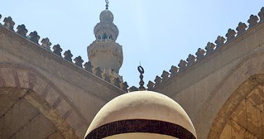 بالصور.. ماذا تعرف عن الأشكال الهندسية فوق المساجد الأثرية.. قصص "شرفات" الجوامع فى مصر القديمة تعكس رموز التواصل.. الهرم المدرج فوق مسجد الحاكم بأمر الله لطرد الأرواح الشريرة.. وعرائس ابن طولون رمز التجلى