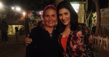 يسرا ضيفة البرنامج الإذاعى "فركش" مع دنيا صلاح عبد الله