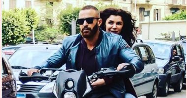 ياسمين عبد العزيز تشيد بهروب اضطرارى.. والسقا يرد: "كلنا رقم واحد"