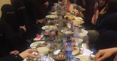 معركة فتيات النقاب فى مطعم "أم حسن".. تداول صور من بروفايلات البنات تؤكد انتماءهن لجماعة الإخوان.. وواحدة منهن تؤكد: المدير خبط فى زميلة فحدثت الأزمة.. وإدارة المطعم تعتذر للفتيات وتدعو طرفى النزاع لإفطار جماعى