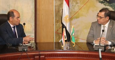 محافظ الفيوم يلتقى رئيس قطاع الحسابات والمديريات المالية