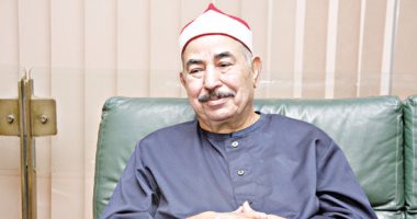 المشاهير ورمضان.. الطبلاوى آخر حبة فى سبحة عظماء التلاوة.. يصلى القيام بمنزله ويقضى العشرة الأواخر فى المنوفية.. أسلم عدد من الأجانب بعد سماع صوته وأحبه الملوك والرؤساء وقرأ القرآن داخل الكعبة ولم يكرم فى بلده